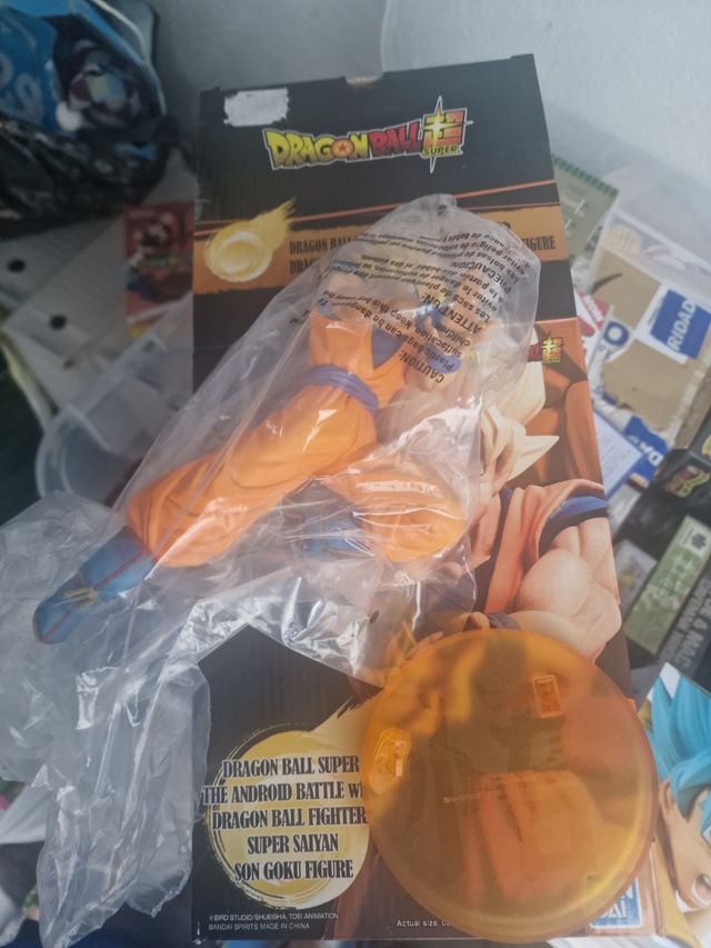 FIGURA SON GOKU SSJ KAMEHAMEHA. BANPRESTO