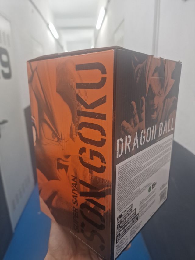 FIGURA SON GOKU SSJ KAMEHAMEHA. BANPRESTO