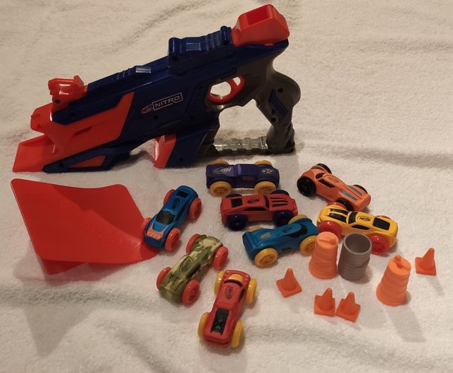 Lanzador coches Nerf Nitro
