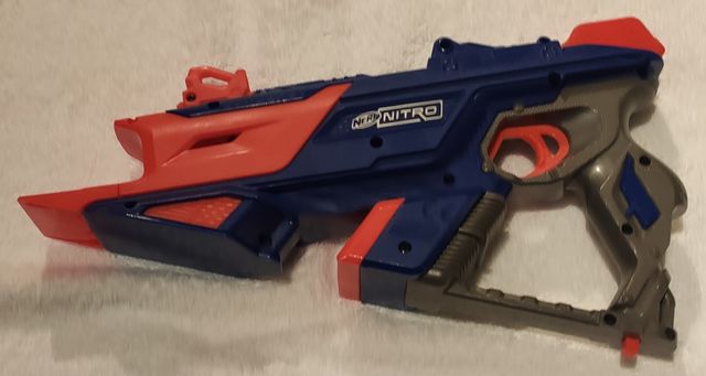 Lanzador coches Nerf Nitro