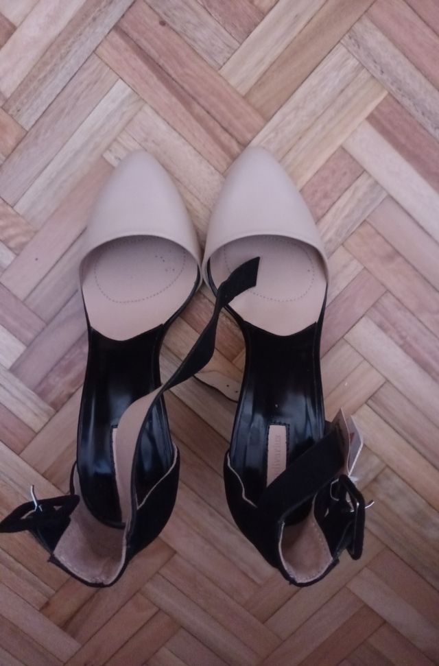 Zapatos de tacón Stradivarius número 39