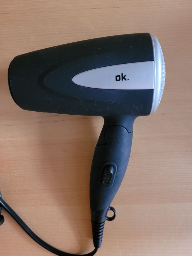 Secador de pelo pequeño y plegable