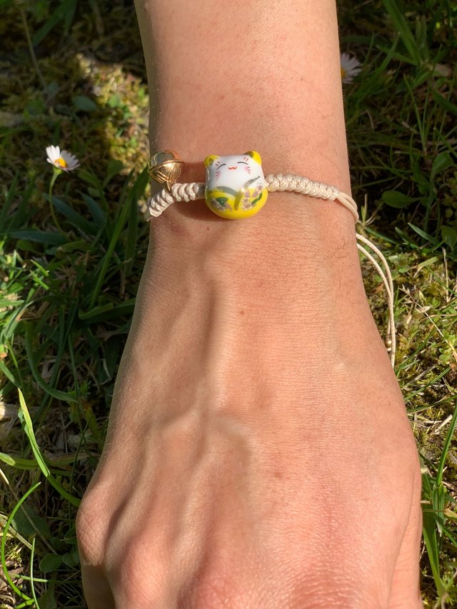 Pulsera de hilo