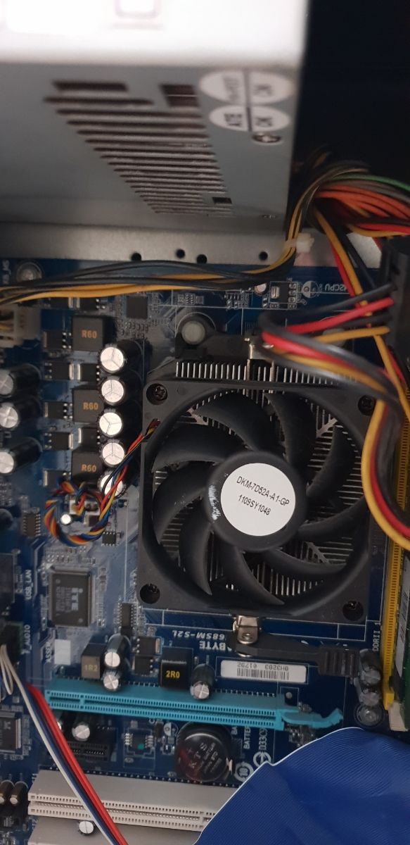 AMD Athlon X2, 2Gb ram DDR2, 160 Gb Hd