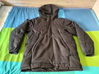 ABRIGO PLUMAS CANGURO NEGRO PULL&BEAR
