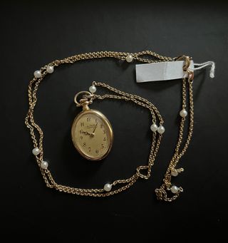 Reloj Aero Watch Neuchatel con cadena