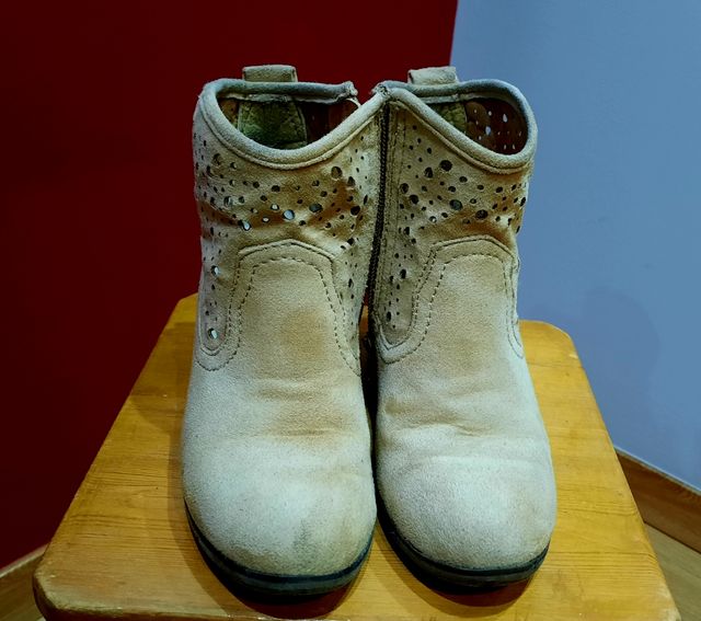 Botín ante beige