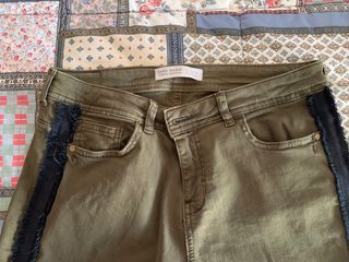 Pantalón vaquero verde caqui Zara