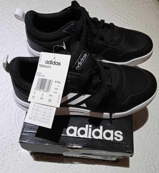 Zapatillas Adidas talla 36.5. Nuevas.
