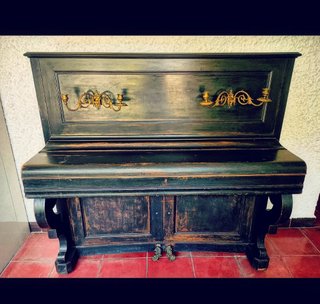 Antiguo piano francés JB Frantz