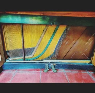 Antiguo piano francés JB Frantz
