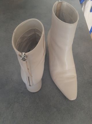 Botines de piel beig Mango T.38