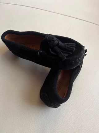 Mocasín talla 22 bebé.