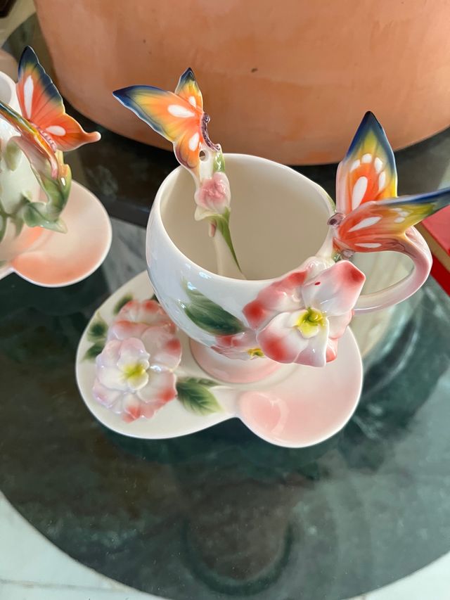 Tazze FADE in fine porcellana