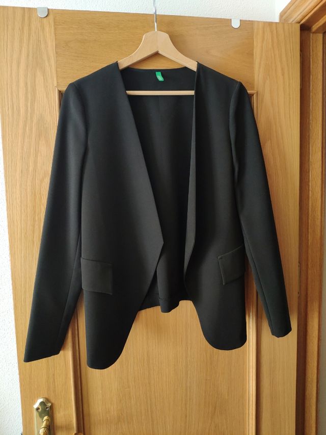 Chaqueta- Blazer negra Benetton