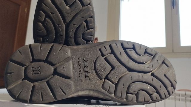 zapato Callaghan Adaptaction