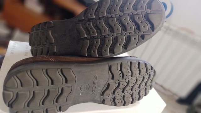 Zapato de ante Geox serie Respira