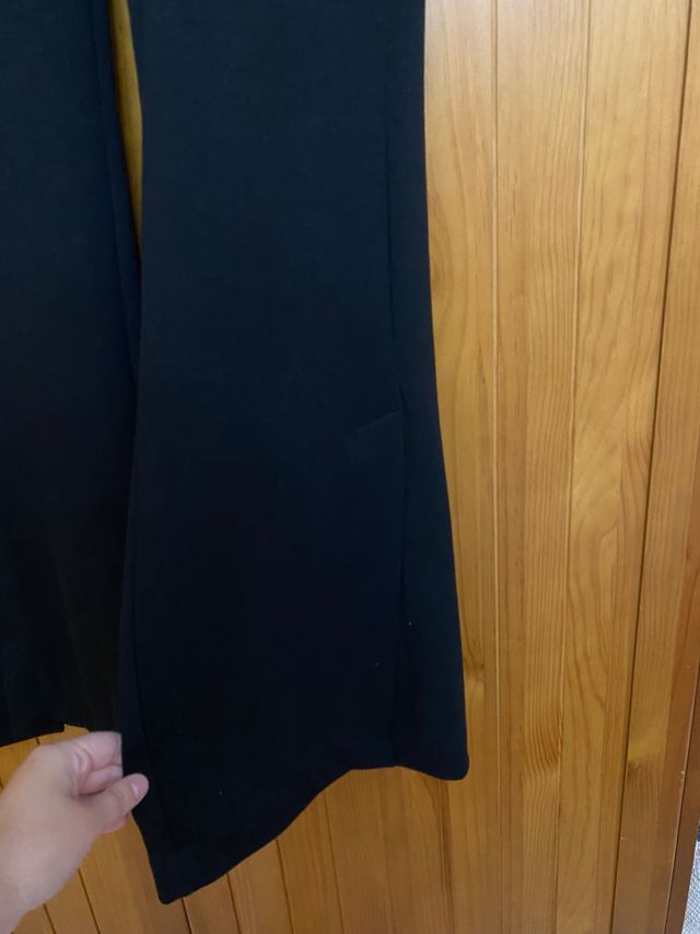 Pantalón negro - Mango