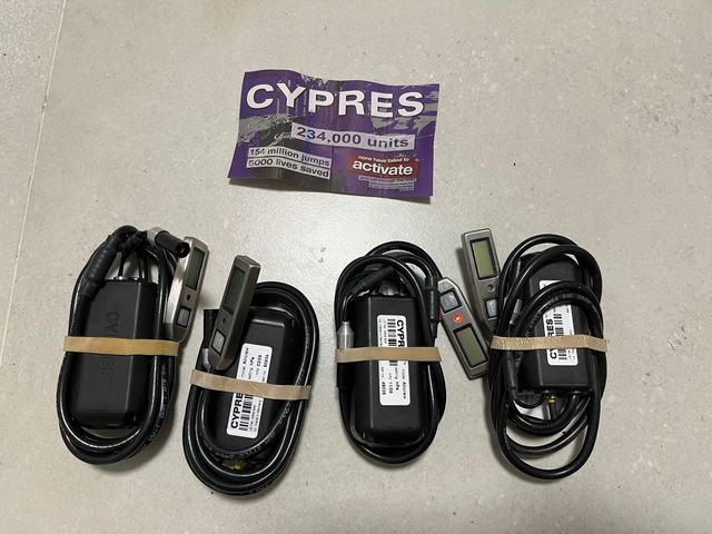 Dispositivo de apertura automática paracaidas 