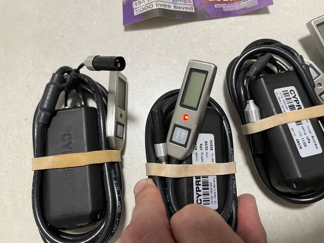 Dispositivo de apertura automática paracaidas 