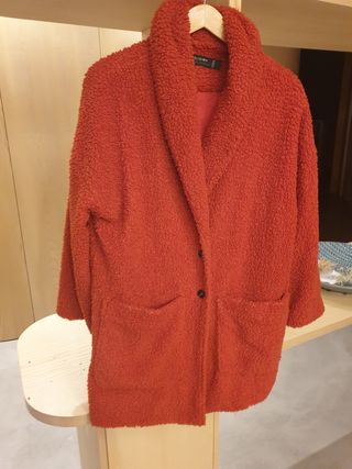 Abrigo marca "religiøn"talla XS