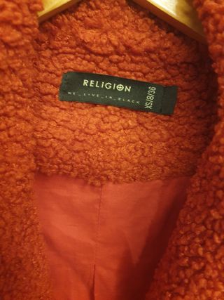 Abrigo marca "religiøn"talla XS