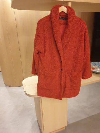 Abrigo marca "religiøn"talla XS