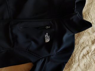 Cazadora The North Face mujer.
