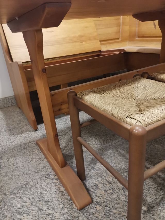 ASCO, TAULA I DOS TABURETS