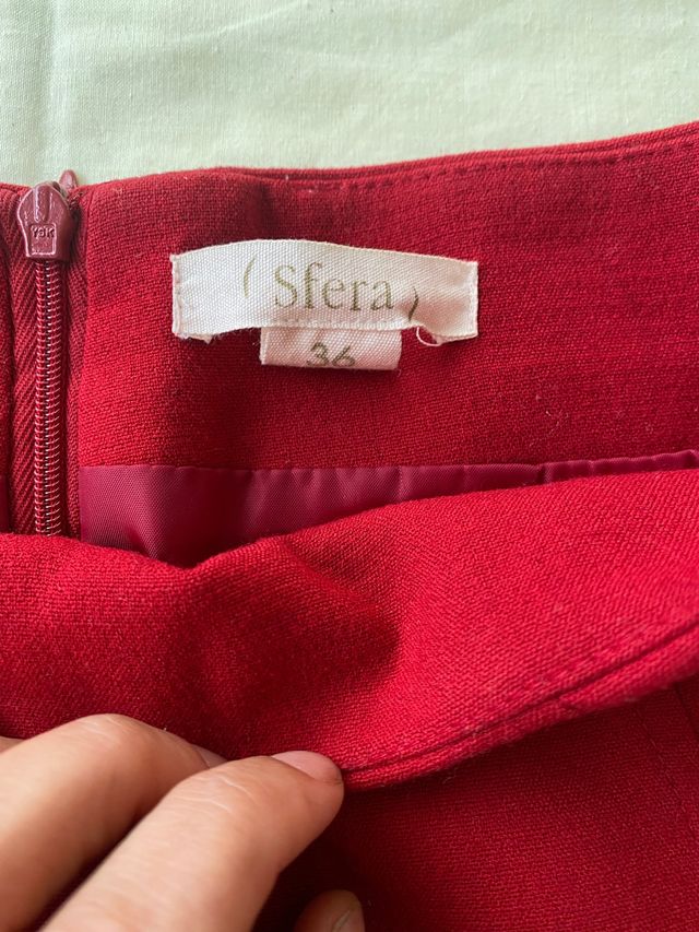 Falda sfera. Formaba parte de un traje de chaqueta