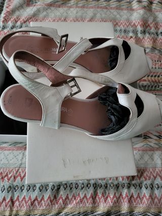 sandalias blancas 