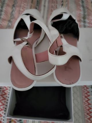 sandalias blancas 