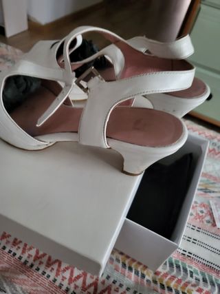 sandalias blancas 