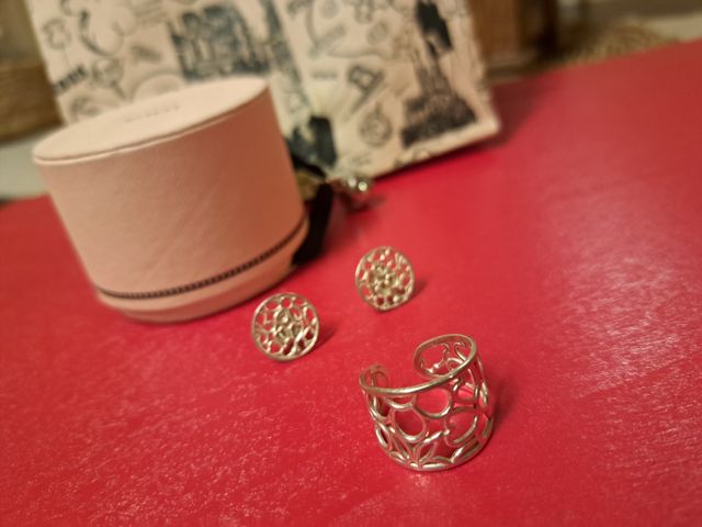 Pendientes y anillo Tous