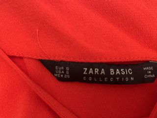 Mono rojo de Zara. Talla S
