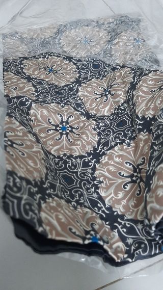 Sciarpa, foulard decorato per donna