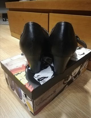 Zapatos tacón negro 