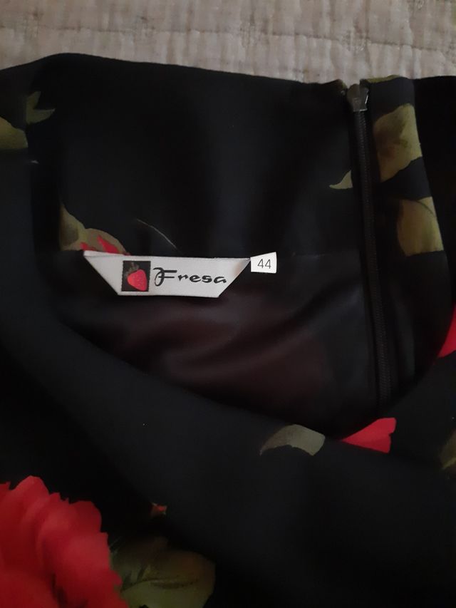 Vestido con forro interior. Nuevo. Verano