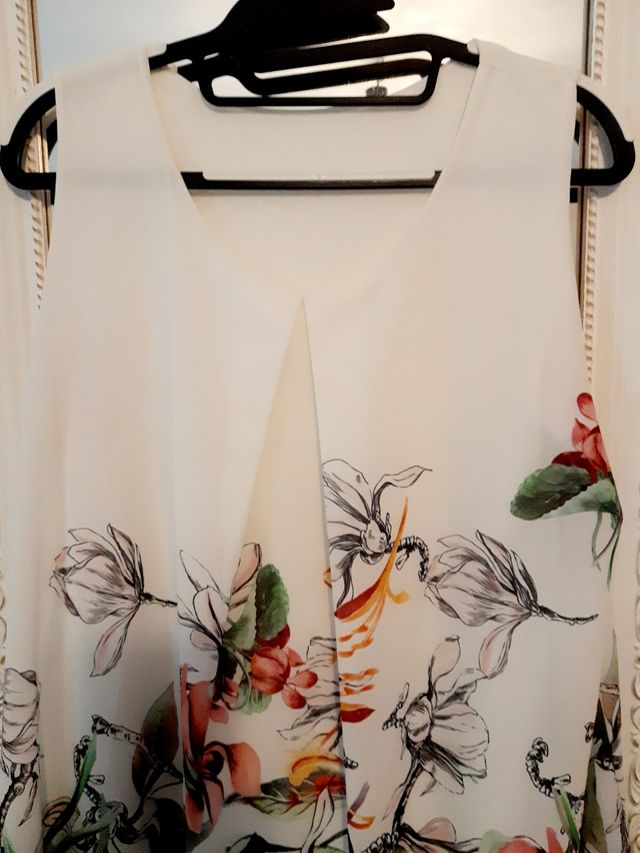 Vestido estampado espectacular. Talla L . Verano