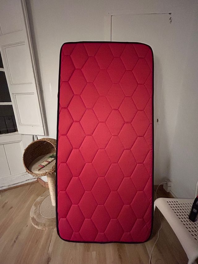 urge! Cama de 90 colchón y somier.