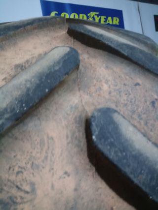neumático ocasión 520/70R38 tractor 