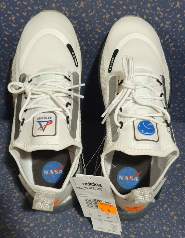 Zapatillas Deportivas Adidas NMD_R1 Spectoo Nasa.
