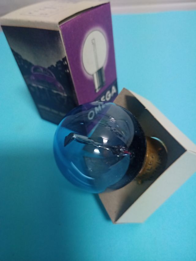 Antigua lámpara Azul Omega para automóvil Ref.2003