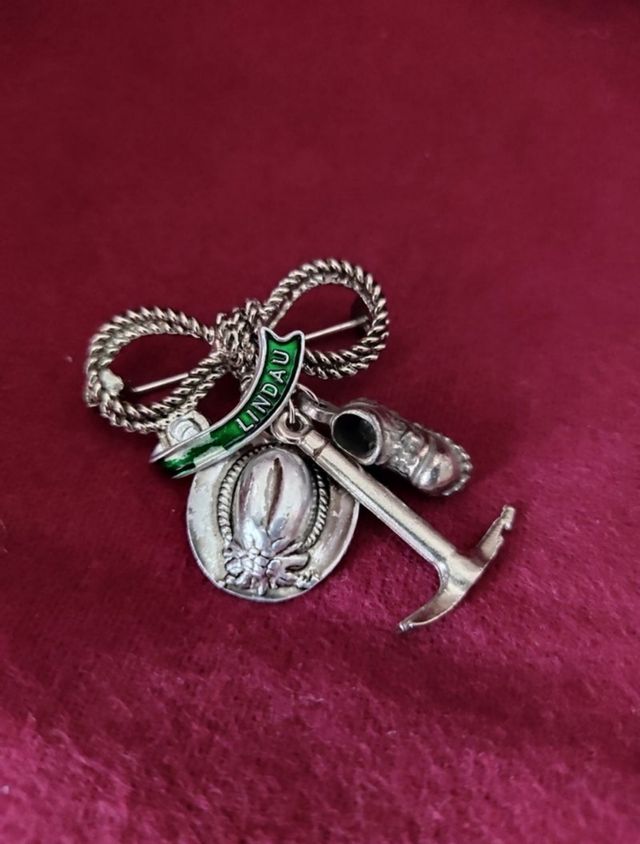 Antiguo broche bávaro