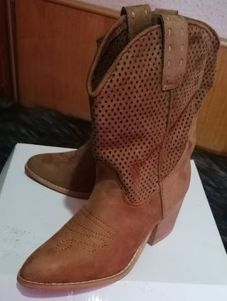 NUEVO. BOTAS ENTRETIEMPO