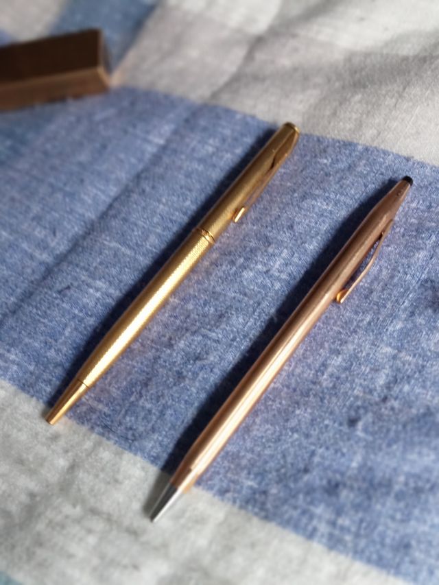 bolígrafos unidad 25€. Oro clasic. Cross parker.