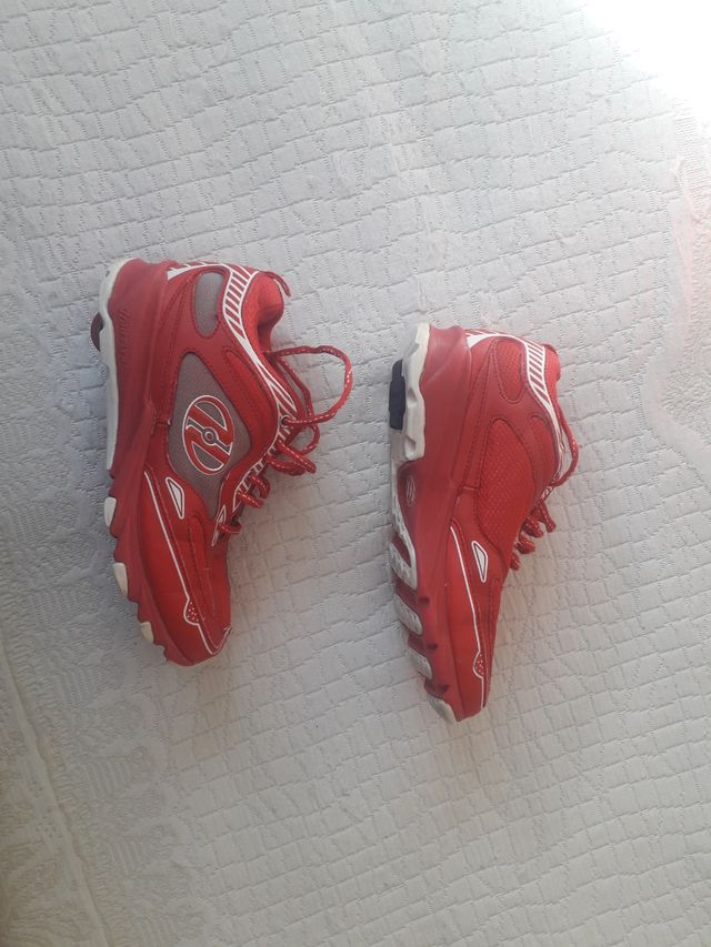 Zapatillas con ruedas marca Heelys