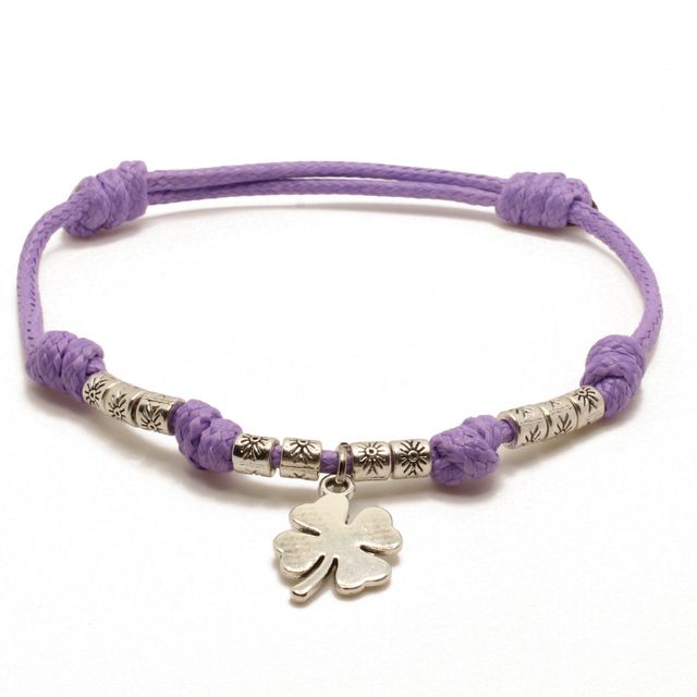 Pulsera Roja con nudos y Trébol de la Suerte.