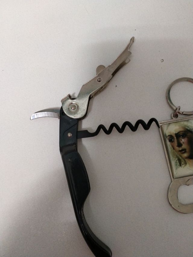 abrebotellas y sacacorchos