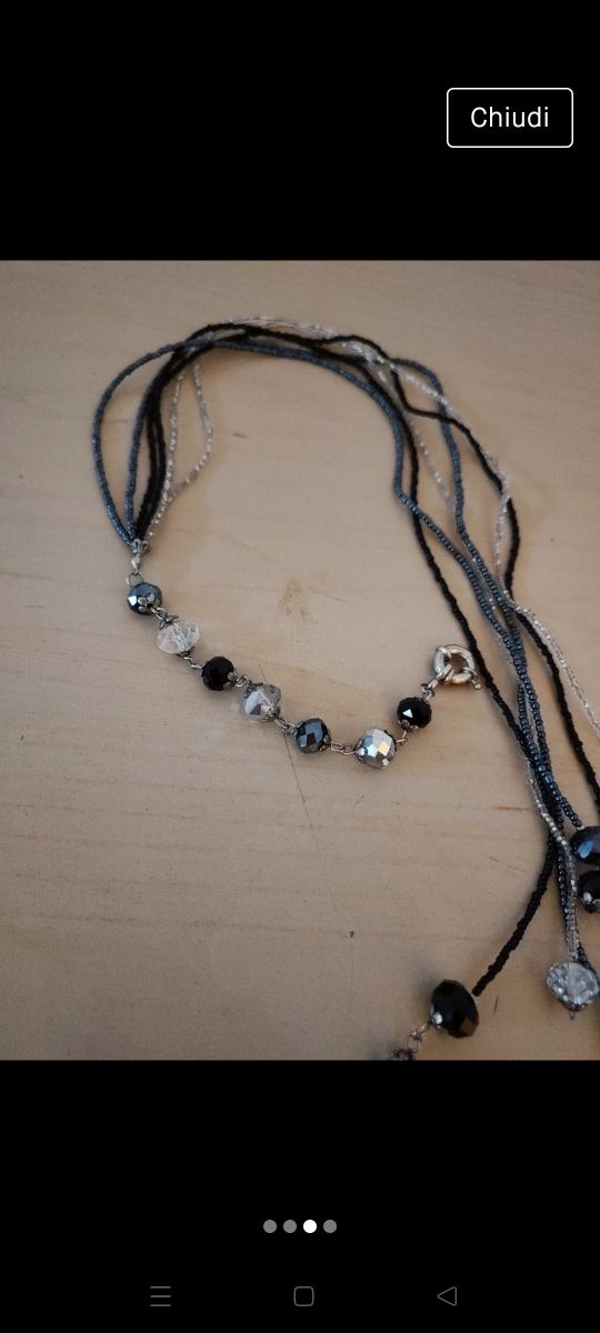 collana con pietre e perline